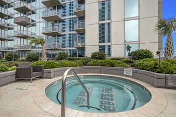 Allure Hermann Park | Hot Tub